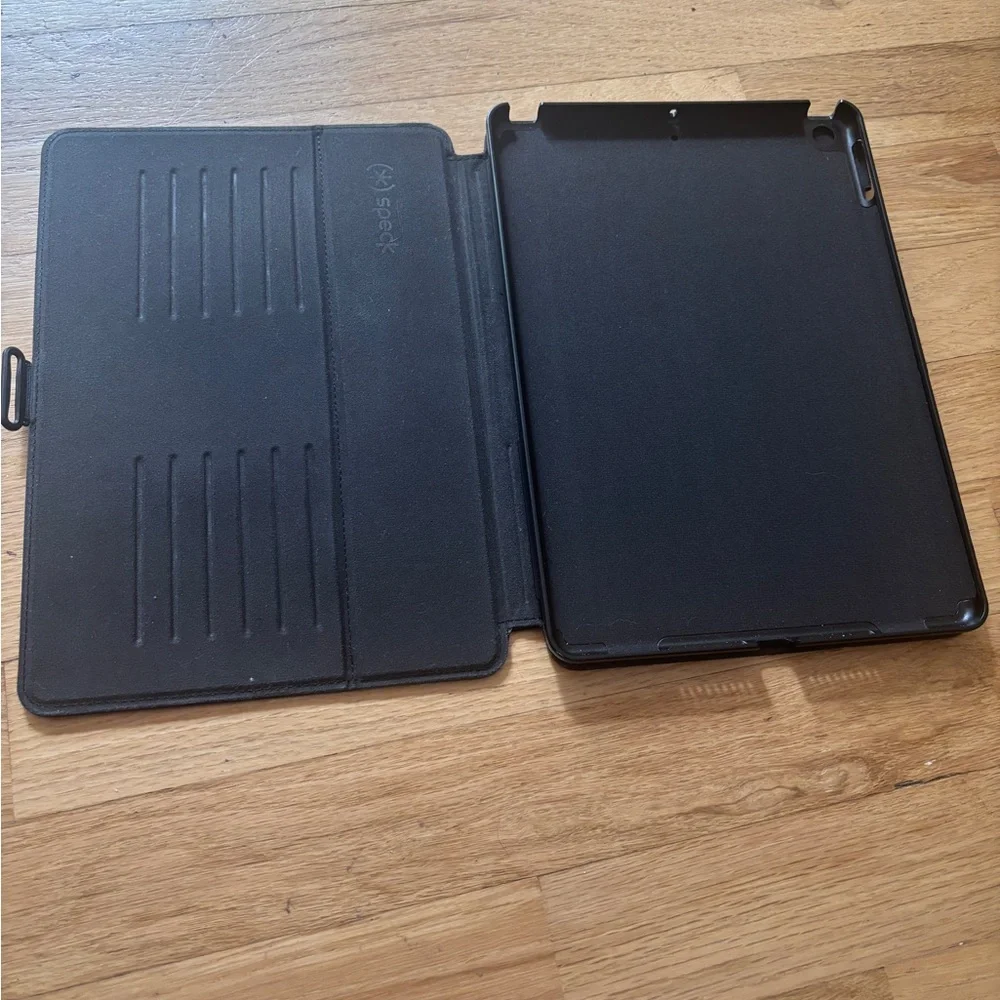 Speck Black Folio Tablet Cover Minimalist Design